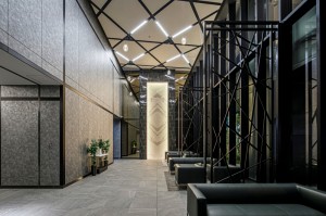 036　1階　エントランスホール　夜景  